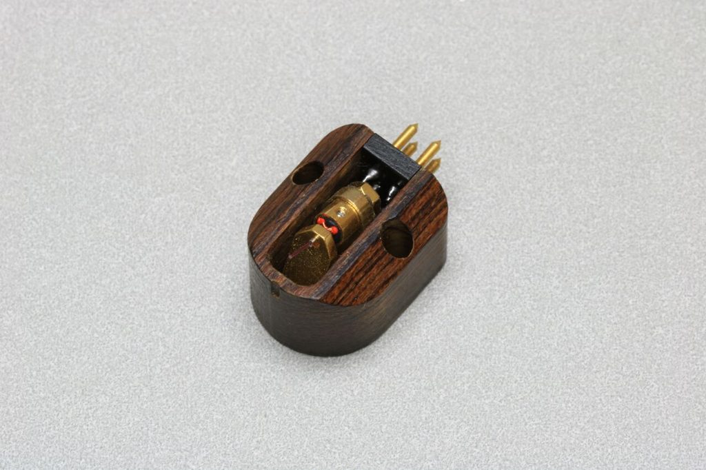 Charisma Audio Reference Two MC Cartridge